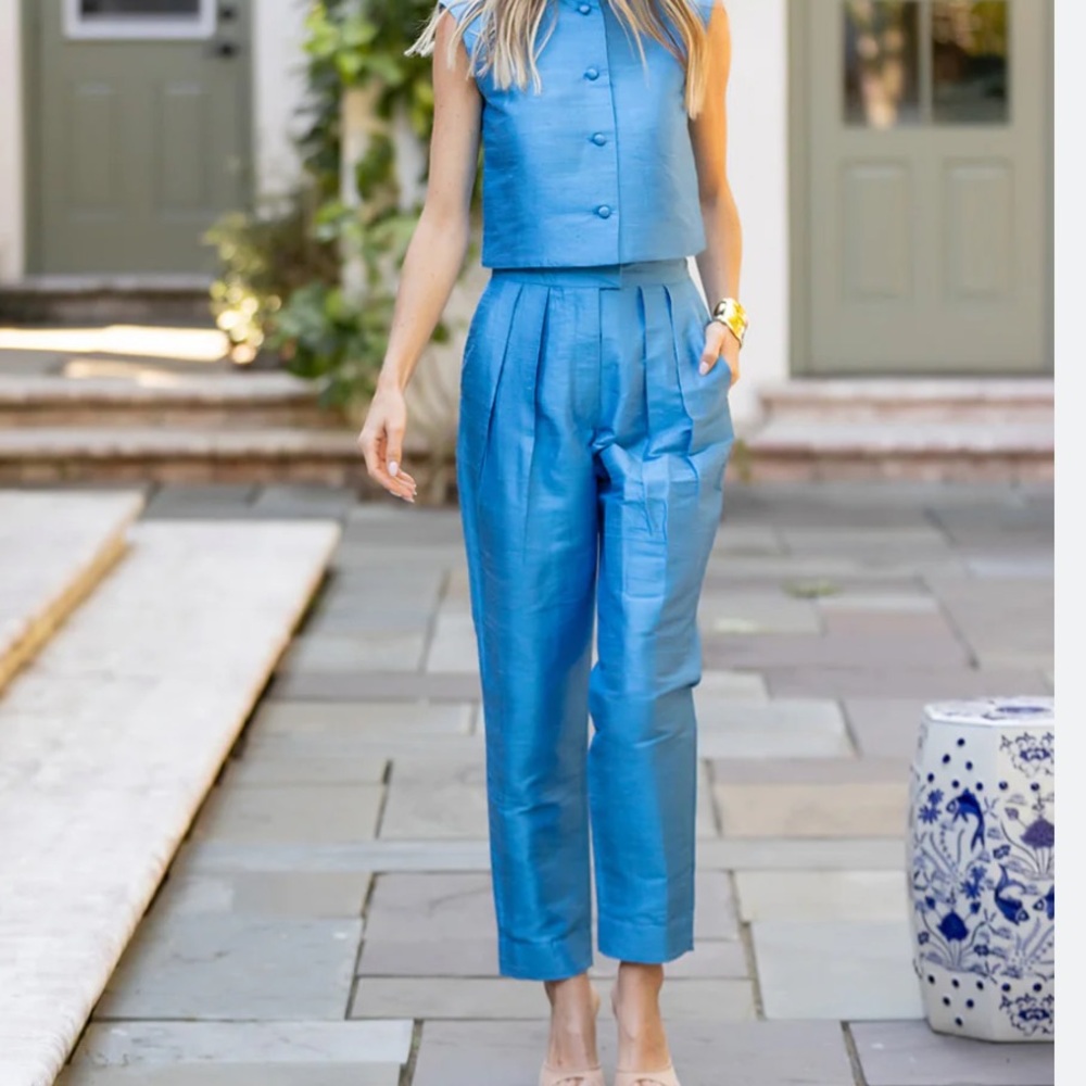 Julia Amory Deco pants and cornflower blue. Size SMALL